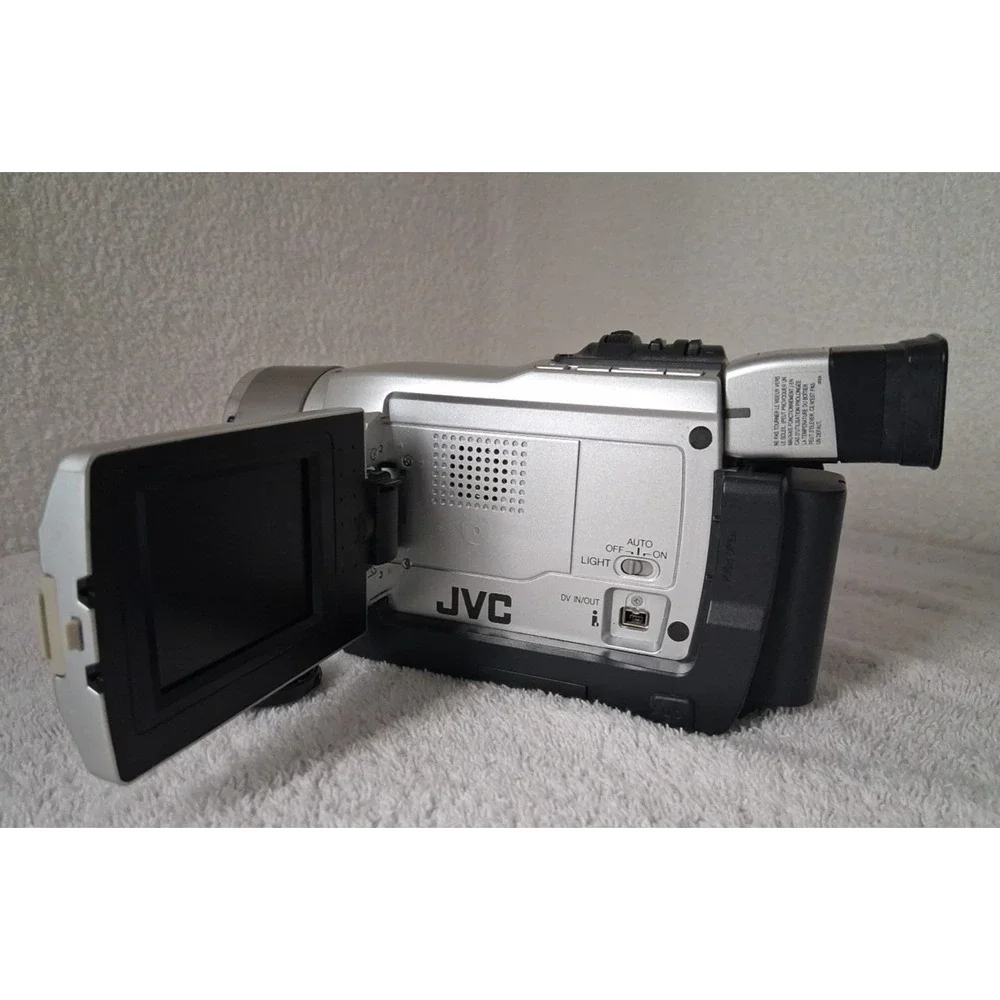 JVC Digital Video Camera with GR-DVL310U Battery *NOTHING TESTED*, CaseLogic Bag